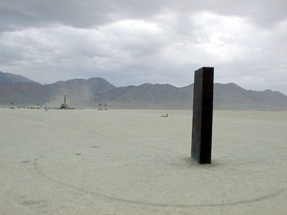 monolith.thumb.jpg.7530545bc4042d9fed3f495bb3dcc1dd.jpg
